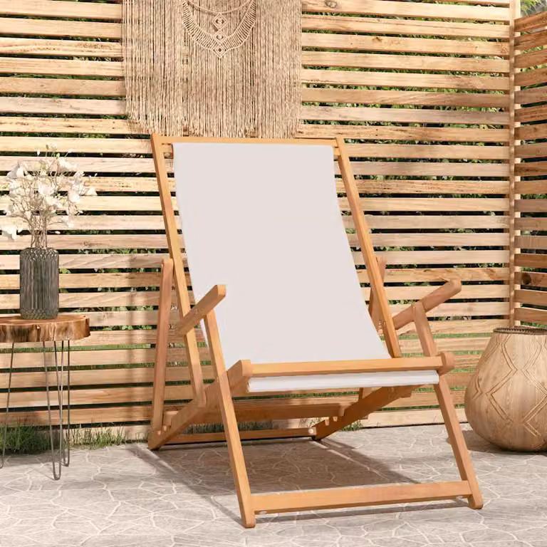 Sedia da giardino moderna vidaXL in legno di teak trattato con cuscino in tessuto beige e bianco, dotata di poggiatesta regolabile e braccioli