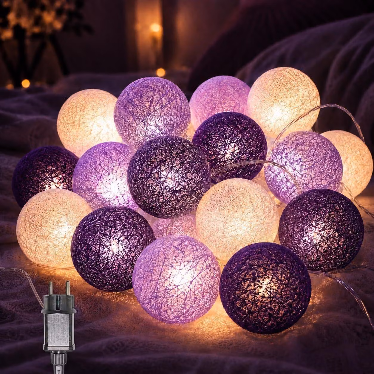 Catena luminosa da 3,8 metri, con 20 palline di cotone viola, tecnologia LED, grado di protezione IP44, con telecomando