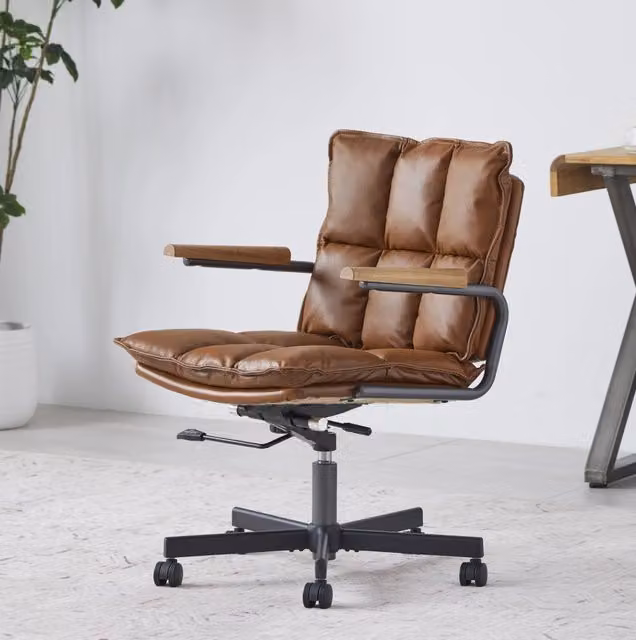 Sedia da ufficio in pelle con braccioli in rovere, altezza regolabile e rotelle, design ergonomico e girevole