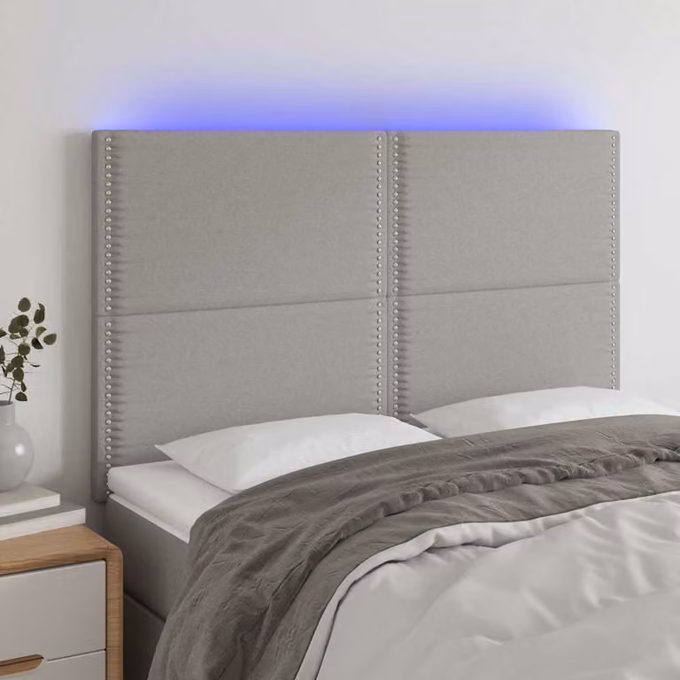 Testiera con LED e porte USB vidaXL in tessuto grigio chiaro, L: 144 cm, P: 5 cm, H: 118/128 cm