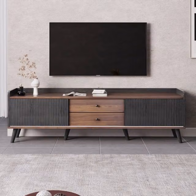 Mobile TV Mivray moderno con due ante scorrevoli a righe e due cassetti, finitura nero e legno, L 160 x P 40 x H 58 cm