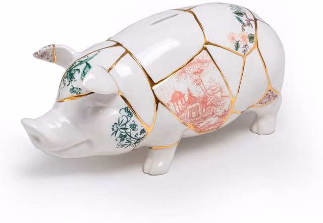 Salvadanaio Piggy Kintsugi Seletti in ceramica bianca e oro