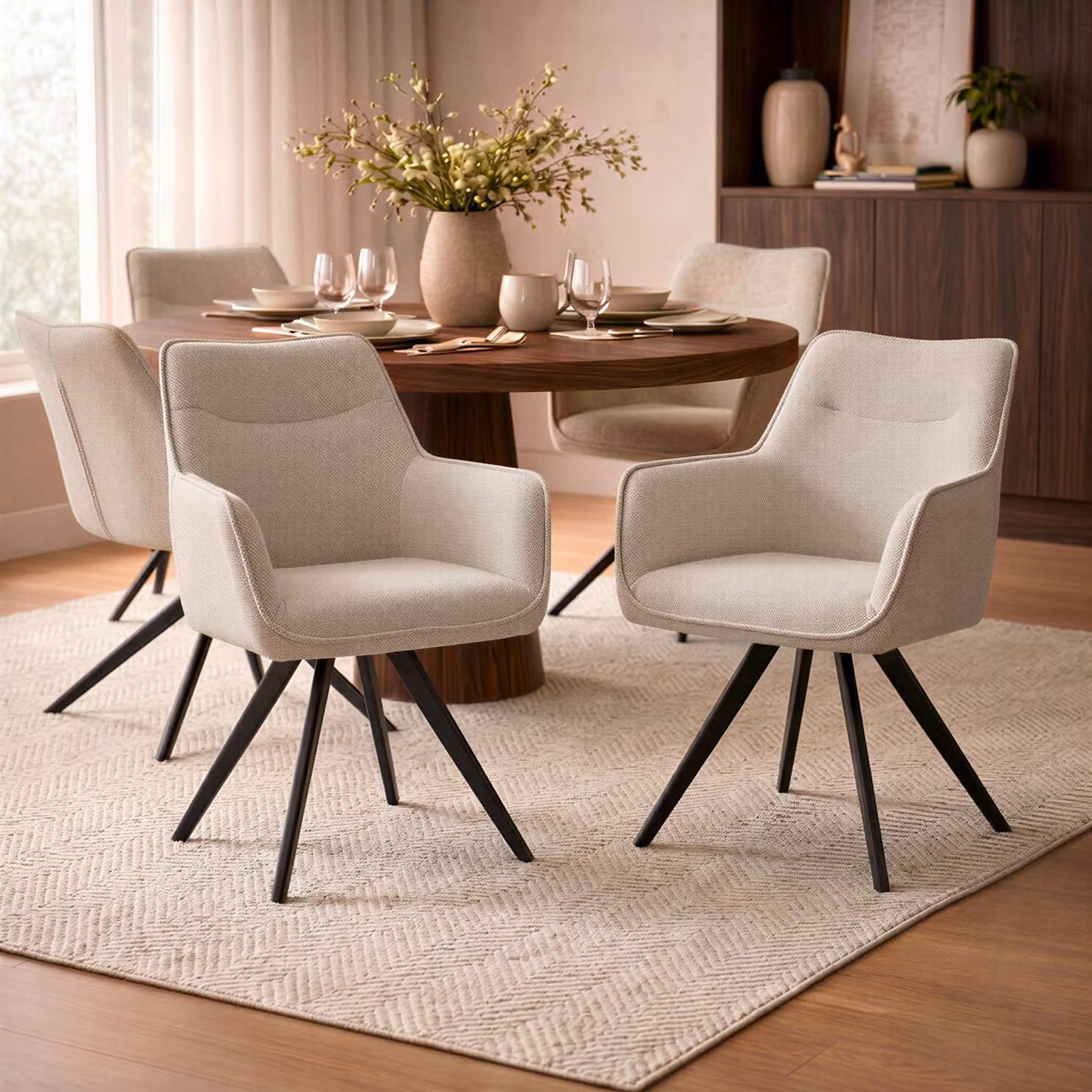 Set di 2 sedie da pranzo VENICE, beige - Sedie imbottite in stile moderno con comoda seduta avvolgente e braccioli, tessuto strutturato di facile manutenzione, schienale ergonomico, struttura in metallo nero