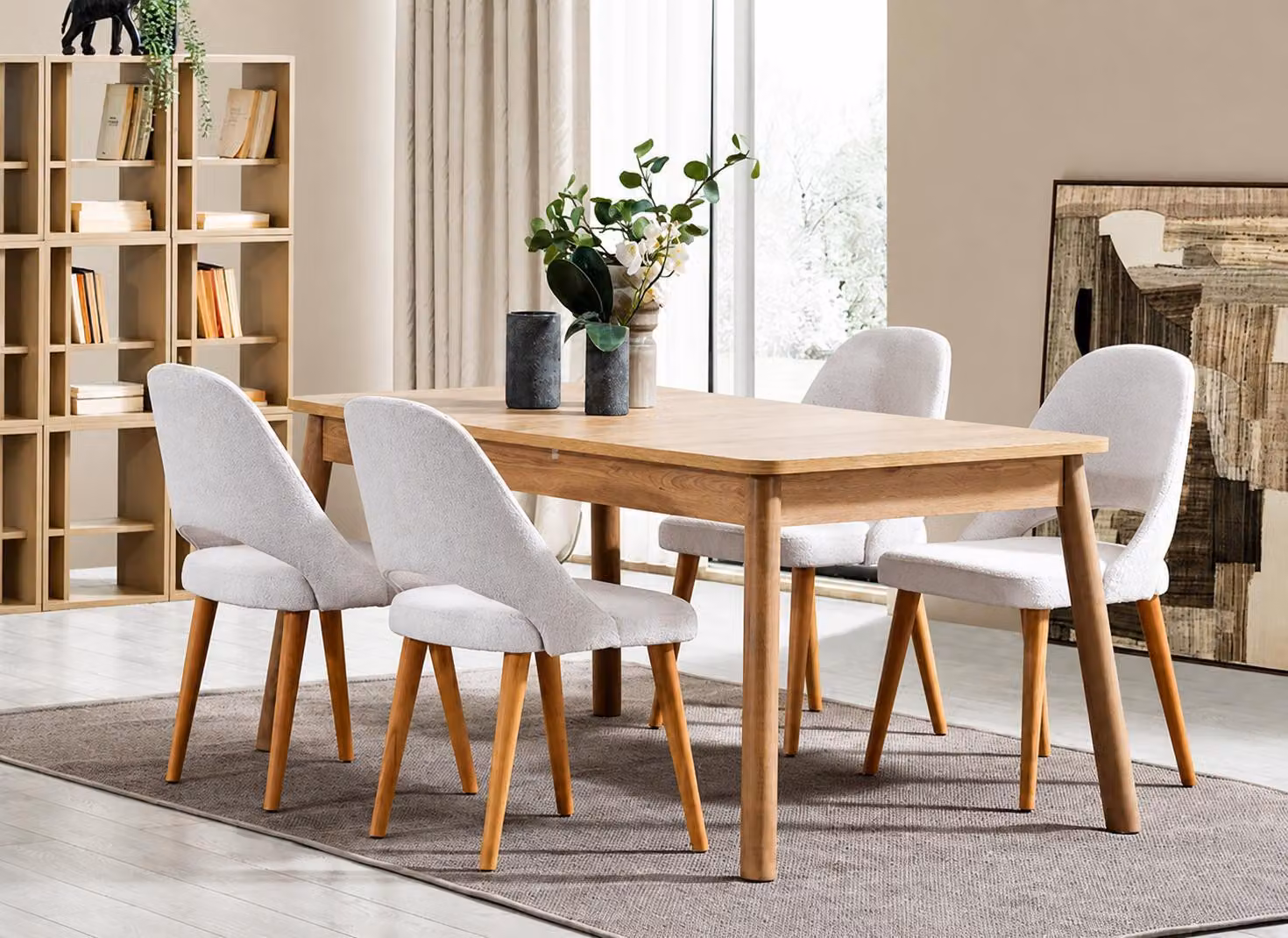 Set da pranzo moderno in stile scandinavo: tavolo con quattro sedie in legno massello
