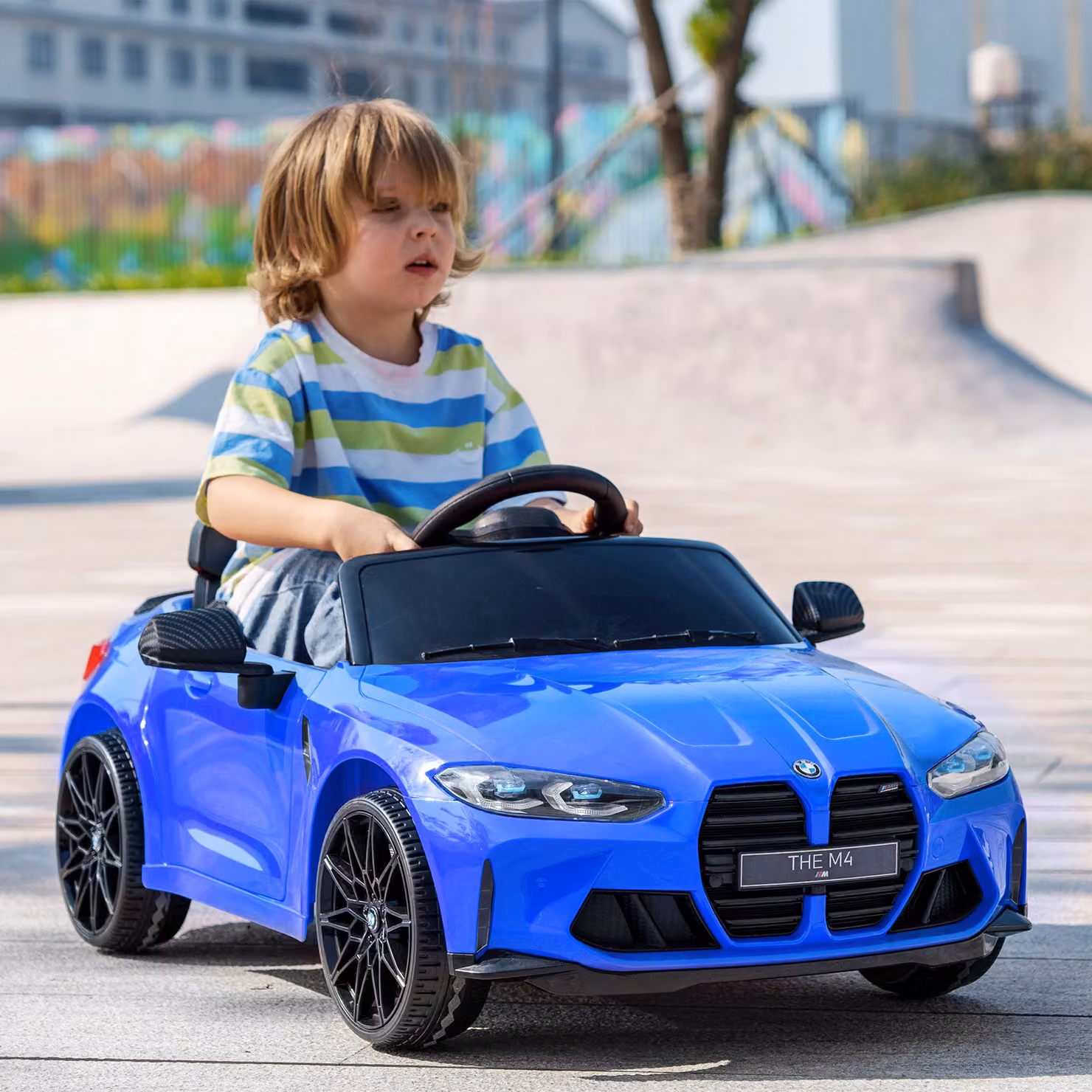 Auto elettrica per bambini AIYAPLAY BMW M4 con telecomando e fari, Blu – 2
