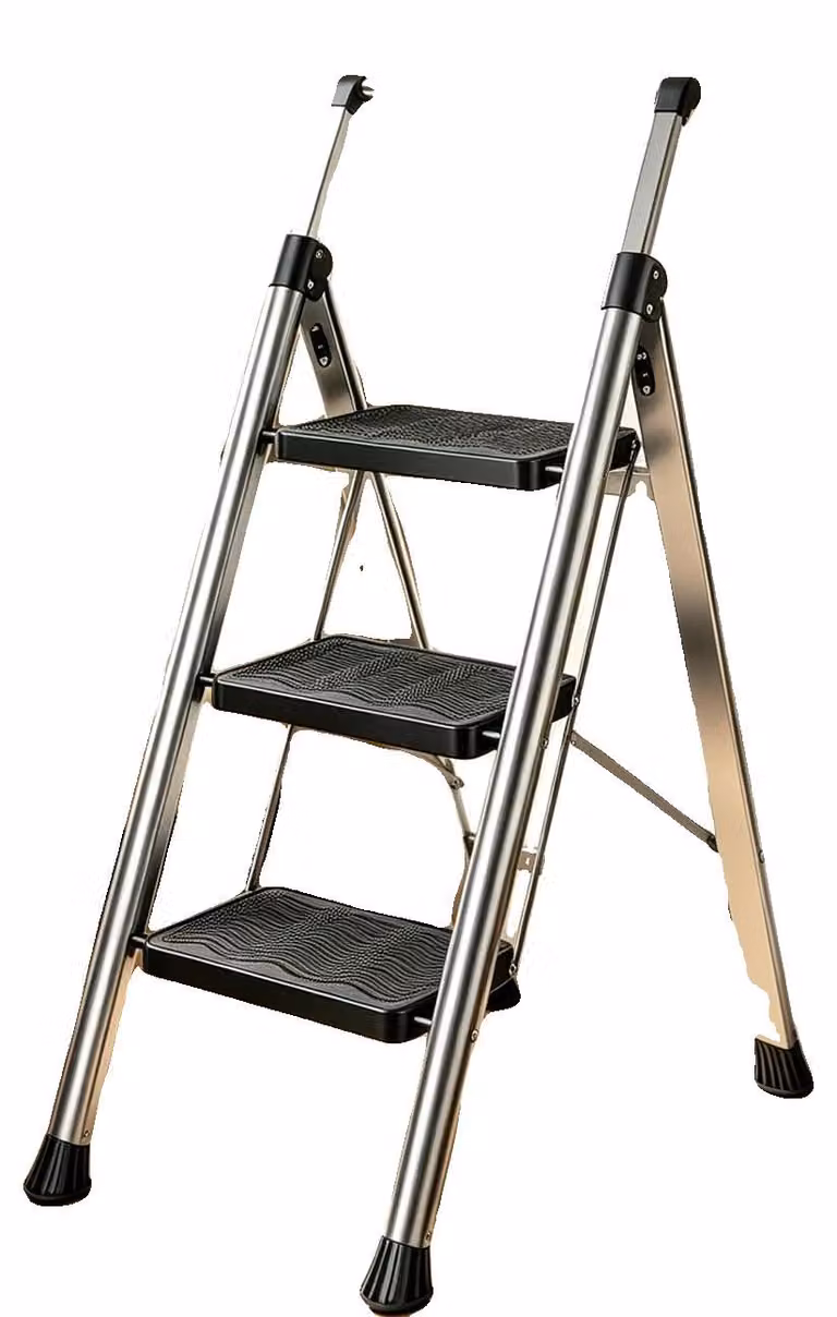 Scala a tre gradini, realizzata in acciaio robusto, con design antiscivolo