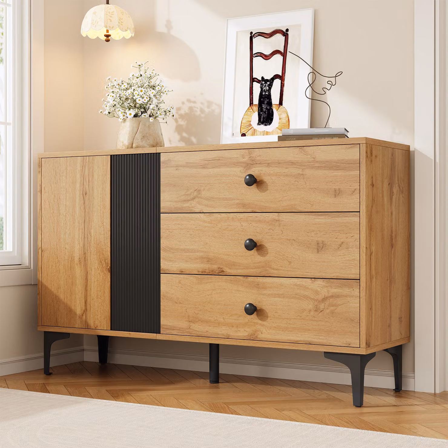 Credenza Merax con anta e 3 cassetti, moderno mobile contenitore con venature del legno e strisce verticali, naturale + nero
