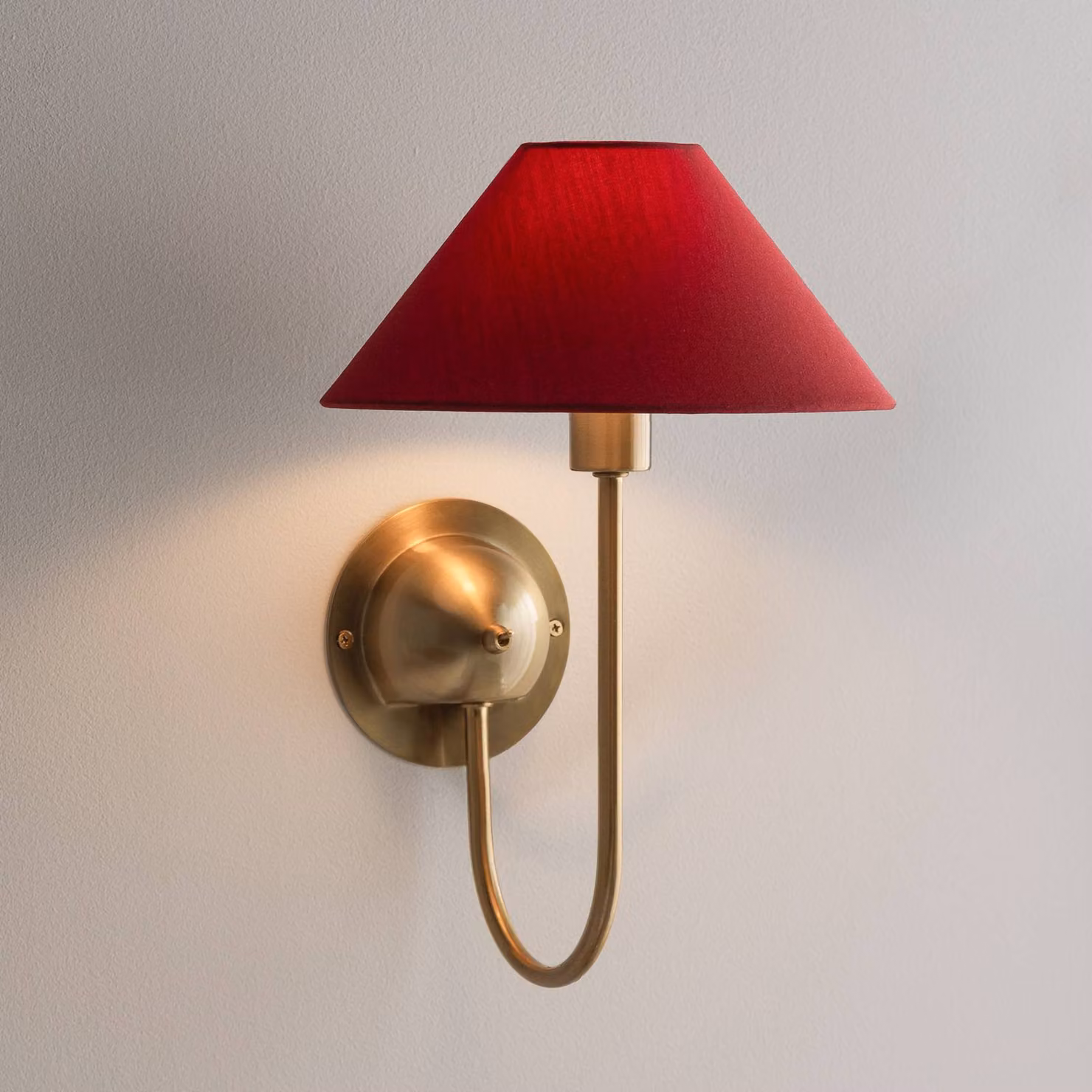 Globen Lighting Applique da parete IRIS, Rosso, Soggiorno / Sala da pranzo, Tessuto / Stoffa / Seta, Scandinavo, Applique