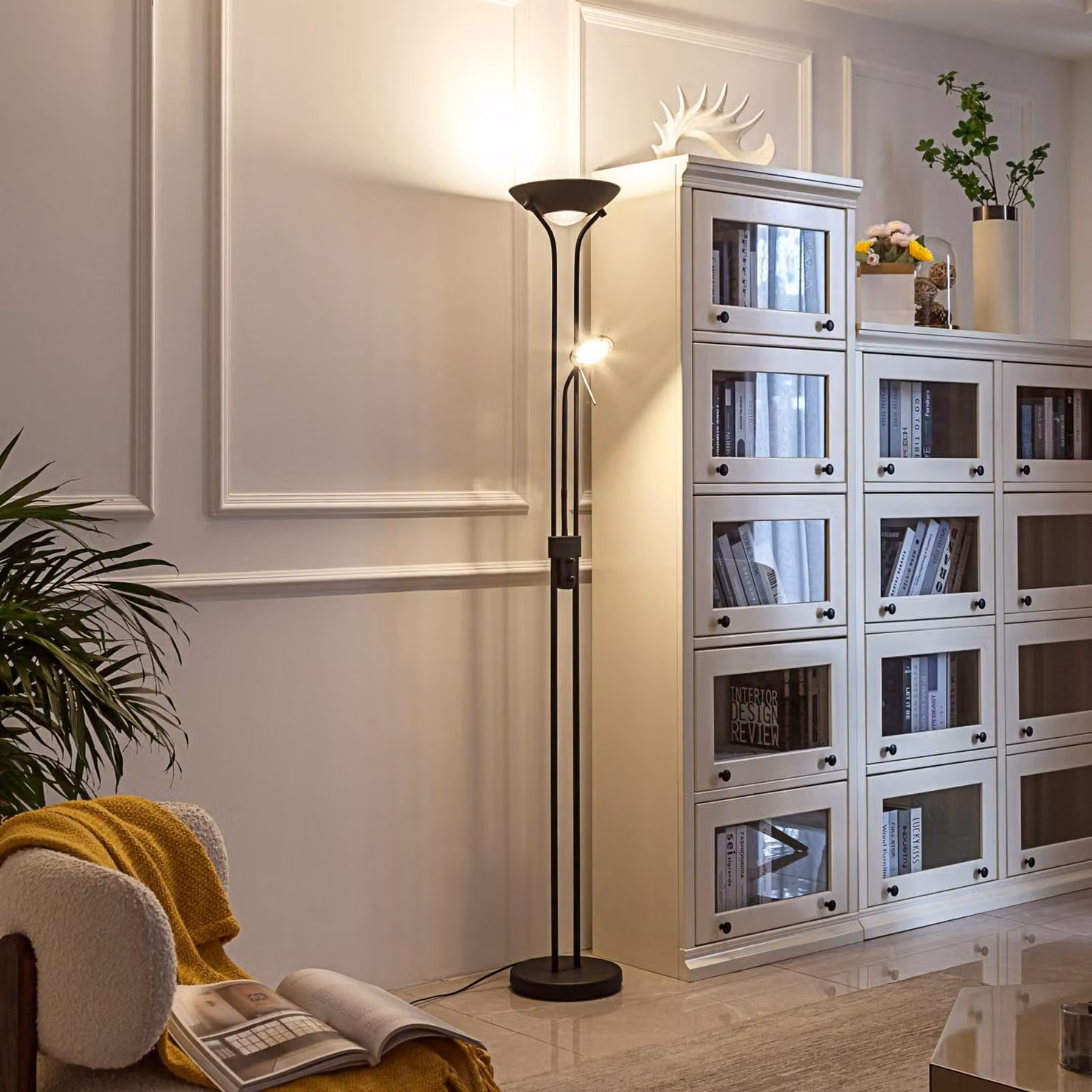 Lampada da terra con luce lettura Josefin Lindby, dimmerabile, Nero, Soggiorno / Sala da pranzo, Metallo, Moderno, Lampada LED da terra