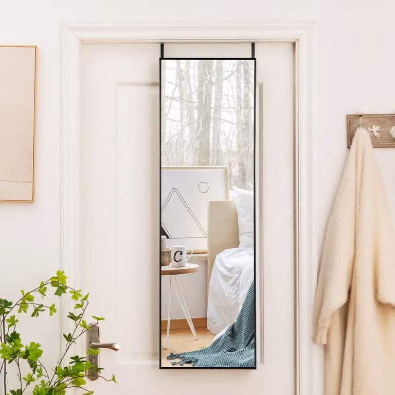 Specchio da parete o da appendere Costway con cornice in alluminio e vetro antigraffio, design minimalista, Nero
