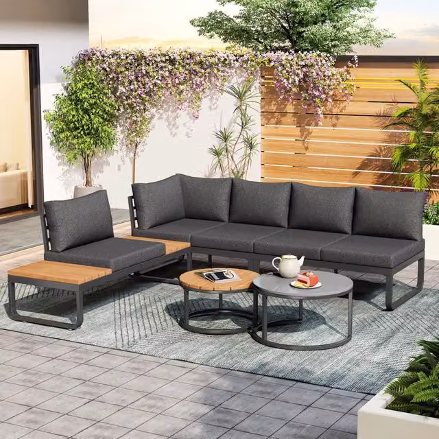 Set mobili giardino 4-5 persone: 2 tavolini impilabili; ferro zincato; cuscini seduta; piedini regolabili; grigio