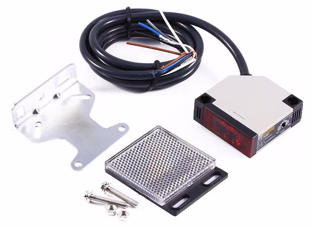 Interruttore fotoelettrico E3JK-R4M1 - Sensore di riflessione - Alimentazione: 90-250V AC