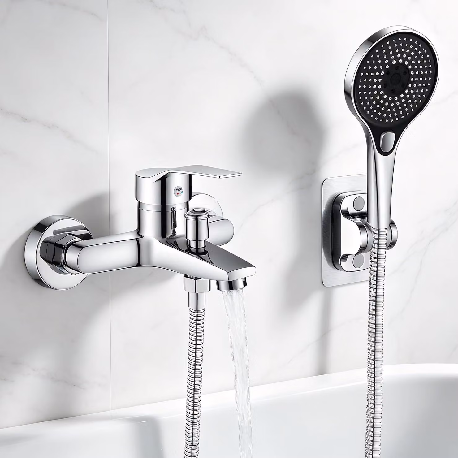 Rubinetto da bagno cromato con doccetta manuale e 3 funzioni