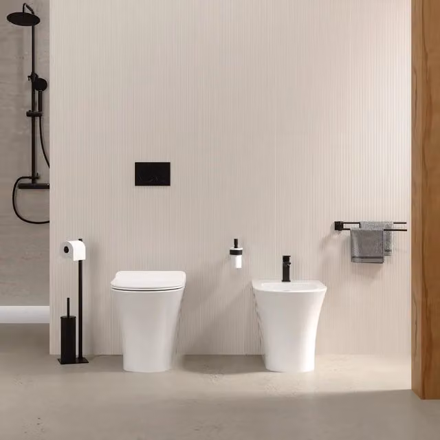 Sanitari filomuro in ceramica rimless wc e bidet | Sofia
