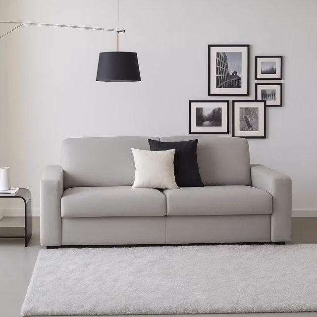 Divano a 3 posti Ayta TALAMO ITALIA in tessuto grigio con cuscini decorativi e coperture rimovibili L: 220 cm, P: 95 cm, H: 90 cm – 1