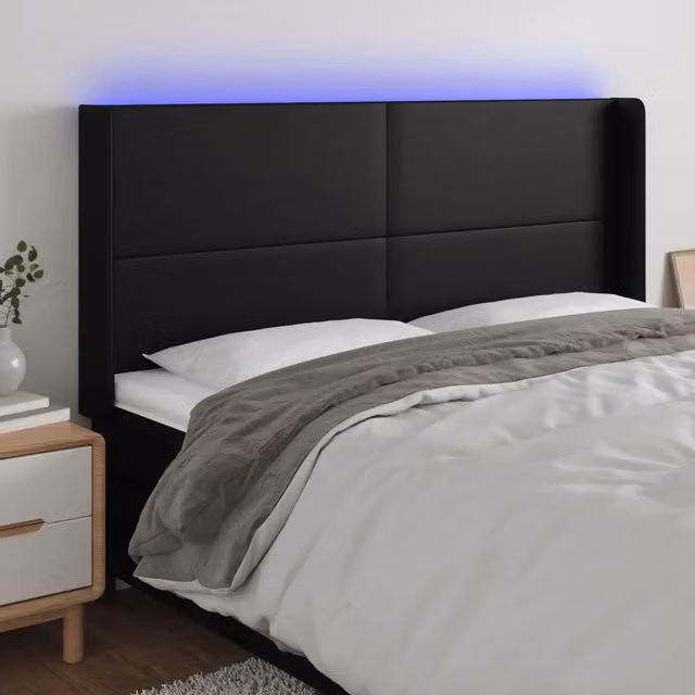 Testiera con LED Design Mania in similpelle nera con porta USB, L: 183 cm, P: 16 cm, H: 118/128 cm