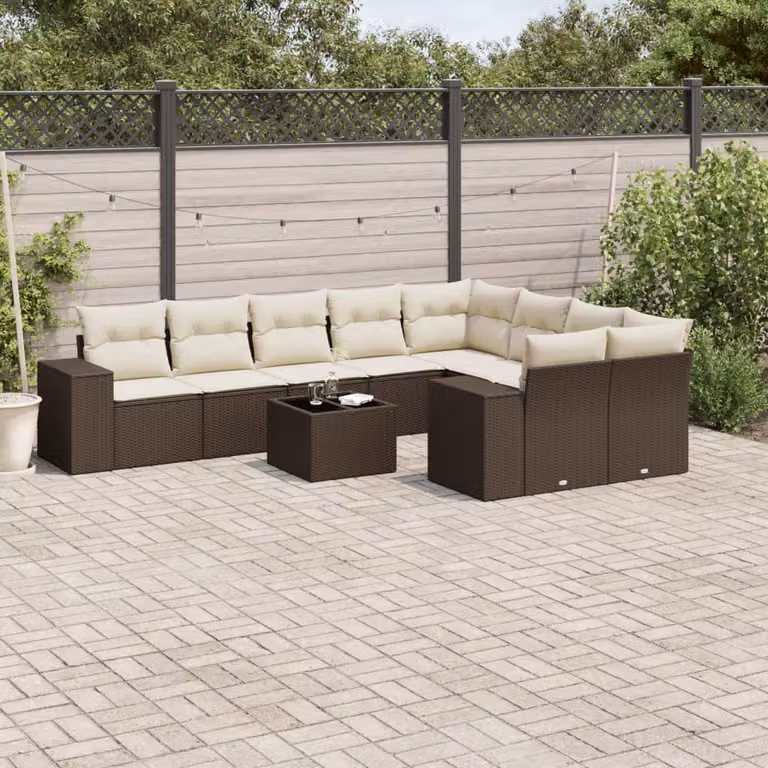 Set di divani da giardino vidaXL in polyrattan marrone con cuscini bianchi e tavolino da esterno