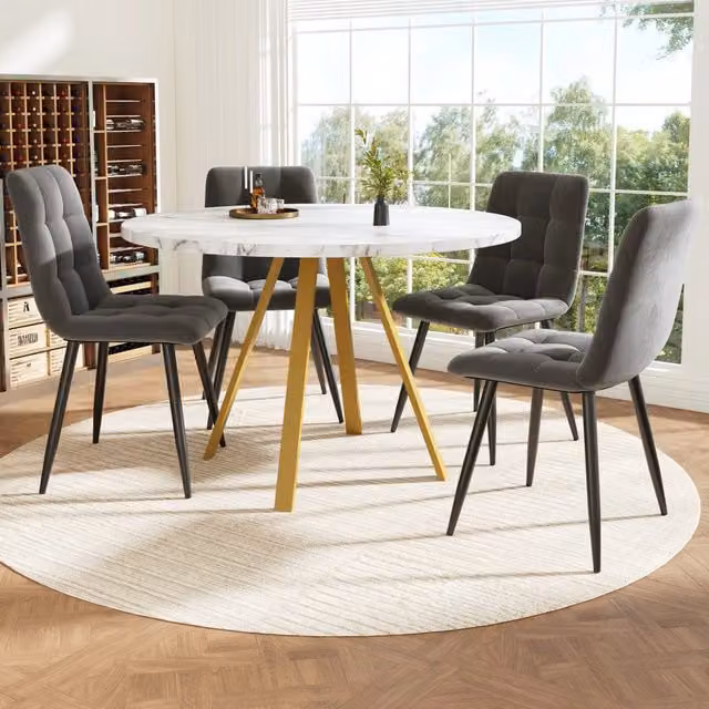 Set da pranzo MIVRAY composto da tavolo rotondo in MDF bianco lucido e 4 sedie in velluto con struttura in metallo dorato