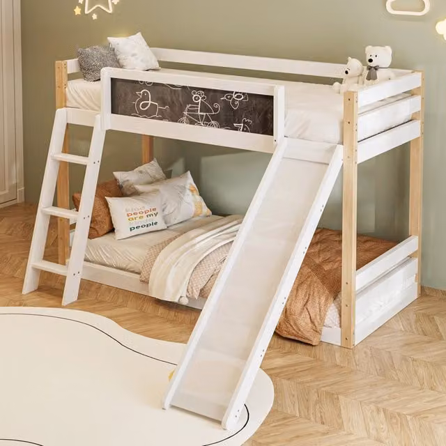 Letto a castello per bambini con scivolo; scala e lavagna; in legno; bianco