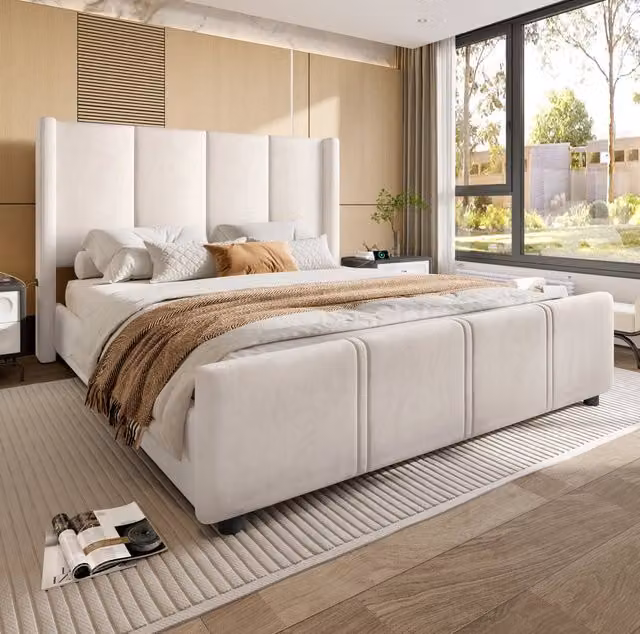 Letto matrimoniale 140x200 cm in velluto beige con testiera alta; USB e pediera alta