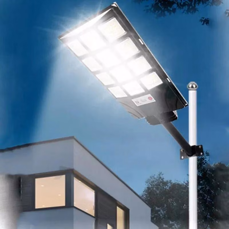 Lampione solare - Lampada esterna a LED - Sensore di luminosità - Grado di protezione IP65 - Batteria inclusa - Impermeabile - ABS