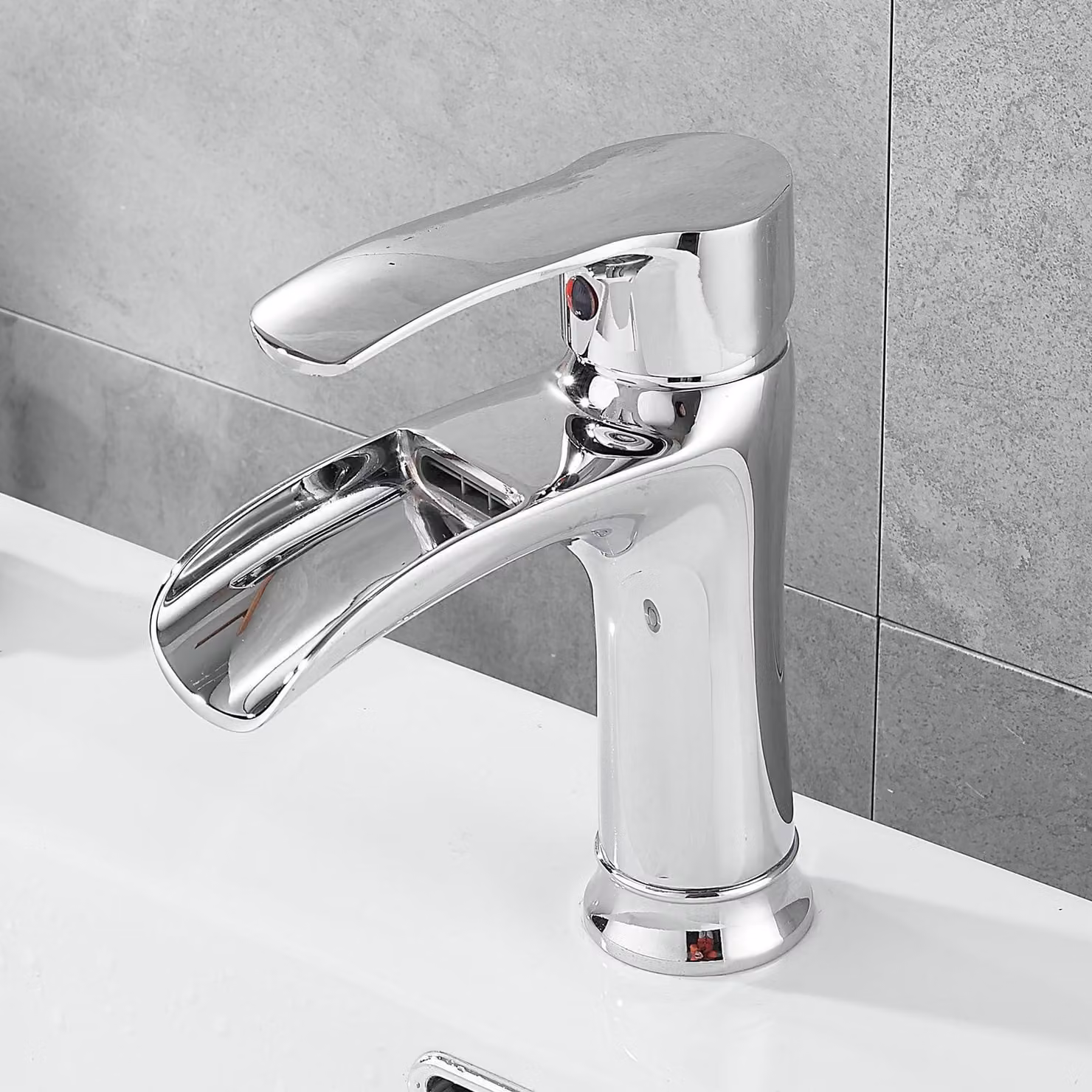 Miscelatore per lavabo a cascata, cromato, in ottone, monoblocco, rubinetteria