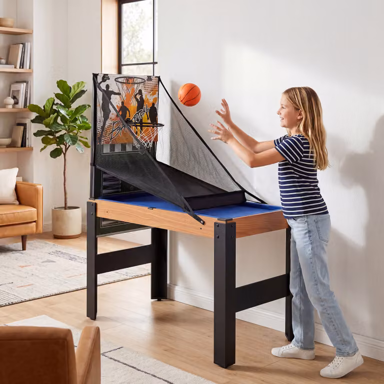 Set da gioco combo 14-in-1 Costway con biliardo, ping pong, hockey, bowling, basket e calcetto in legno, colore naturale e multicolore