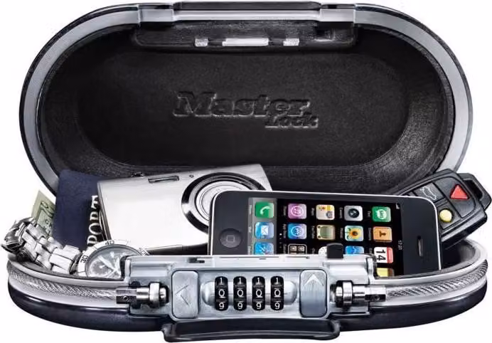 Cassaforte portatile Master Lock 5900EURD, con cavo, combinazione, nera