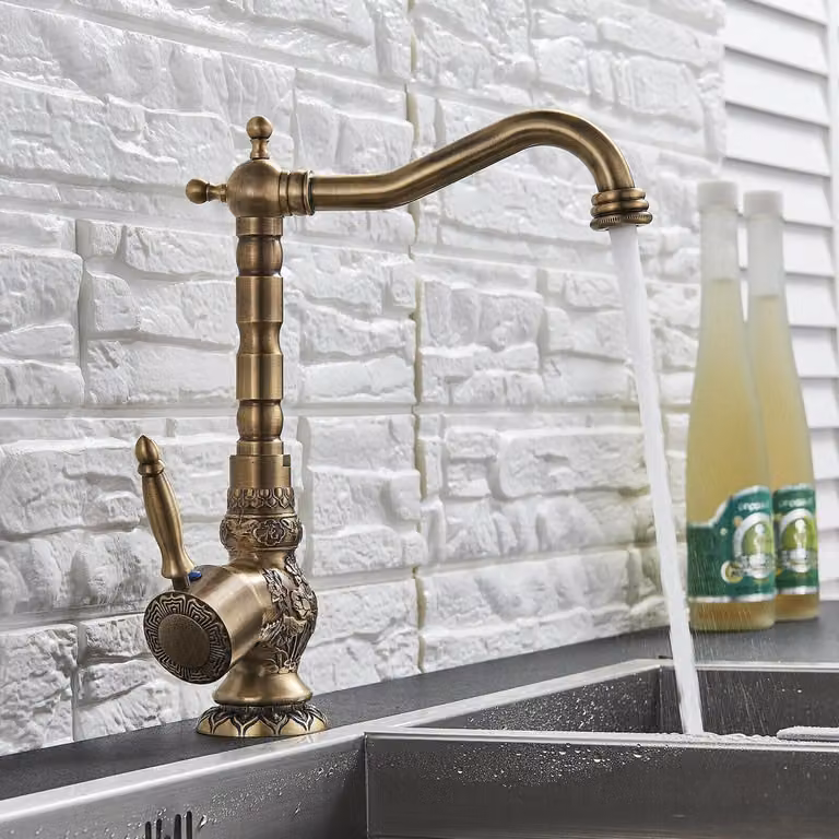 Miscelatore per lavabo in stile retrò, finitura ottone anticato, con leva e bocchetta orientabile, realizzato in ottone, altezza 30 cm