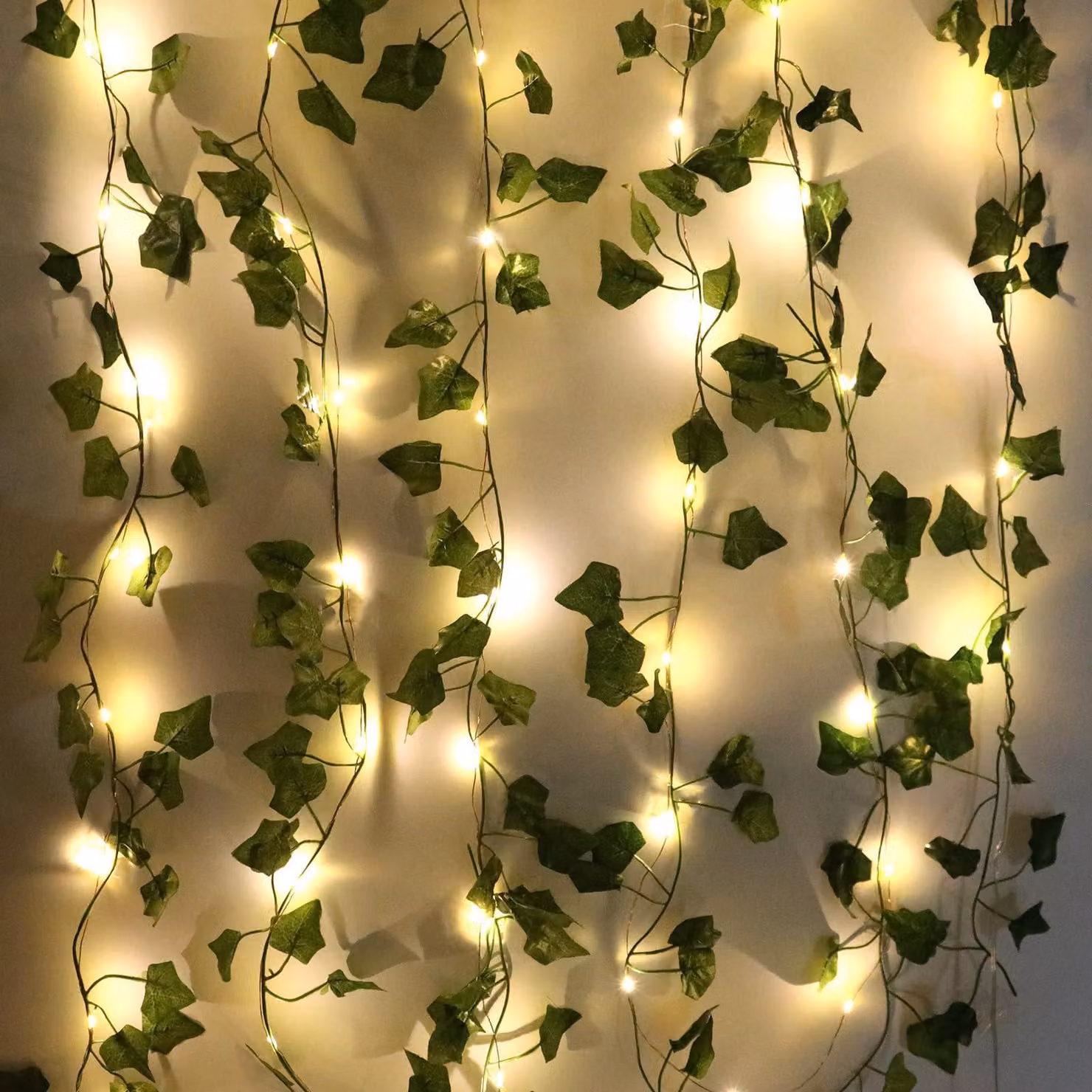 Catena luminosa a LED, edera artificiale, 5 metri, 50 LED bianco caldo, alimentazione a batteria