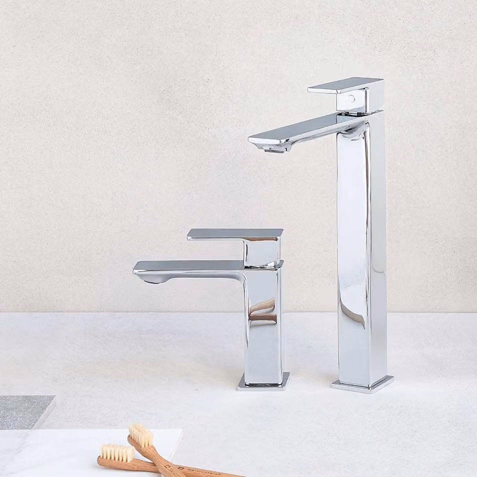 Miscelatore monocomando alto per lavabo CUBO in 2 colori