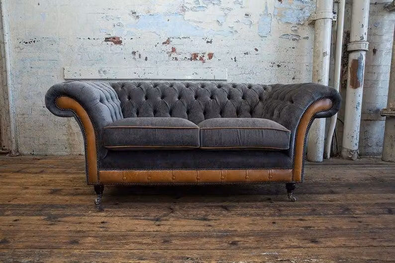 Luxus 2 Sitzer Couch Polster Sofa Textil Stoff Chesterfield Garnitur Couchen