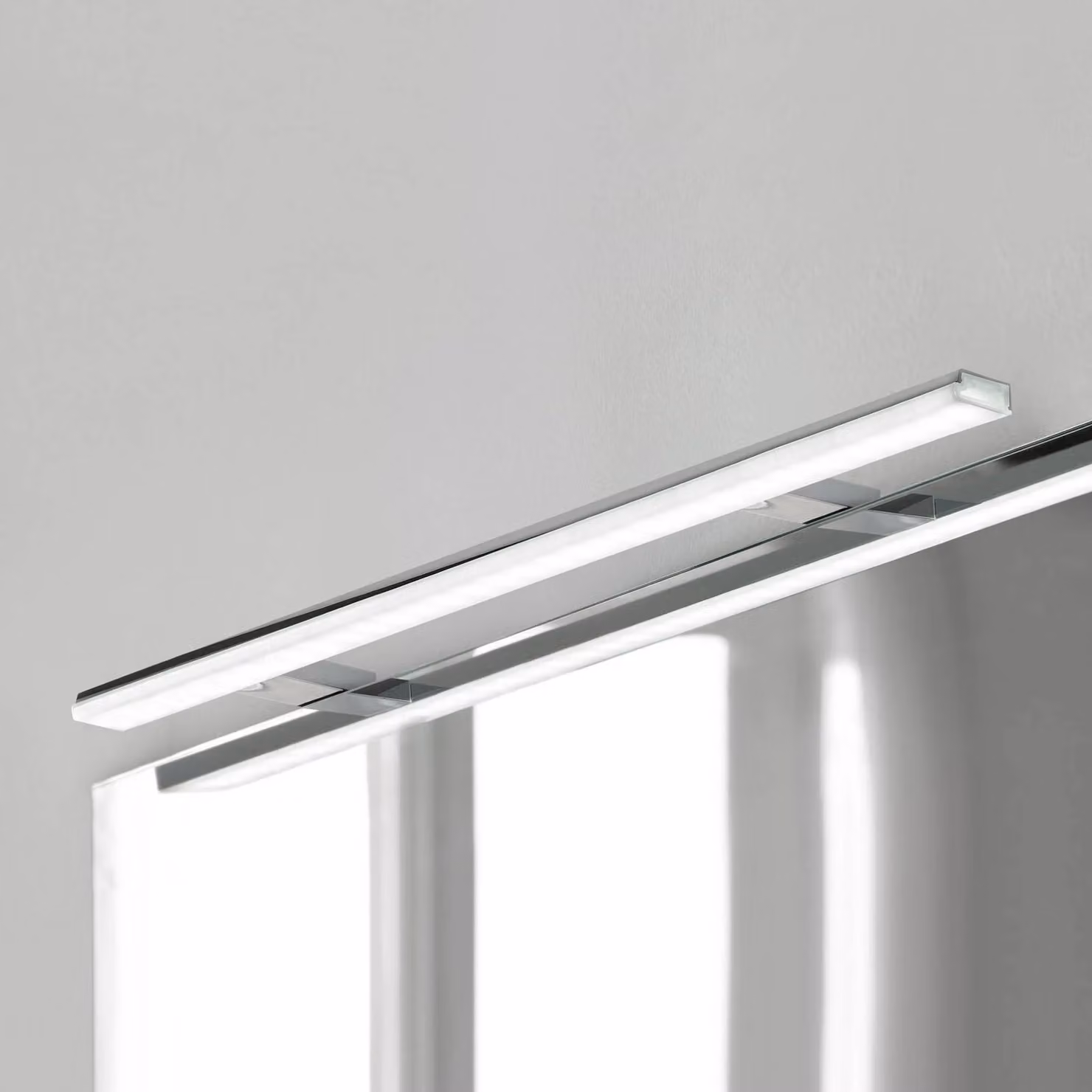 Ebir Applique da parete Pandora, Cromo / Argento, Bagno, Plastica, Moderno, Applique