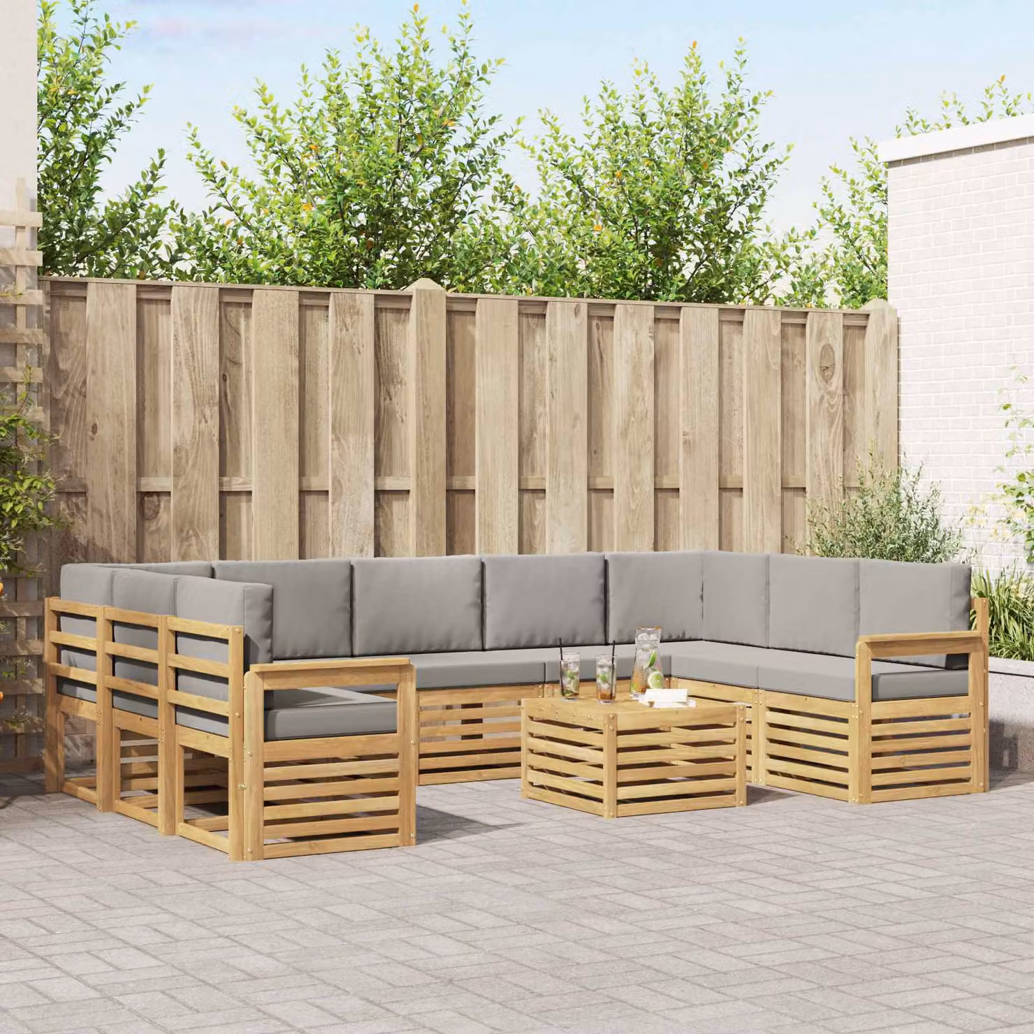 vidaXL Set di divani da esterno componibile a L in legno di acacia con cuscini, Bianco, Grigio e Marrone