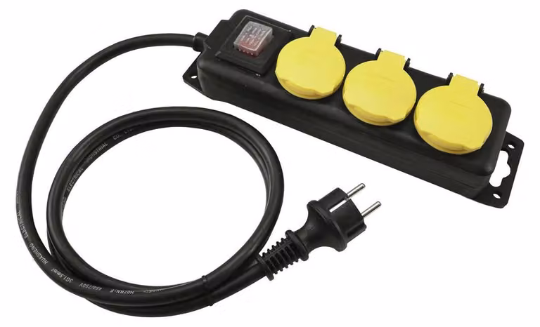 EUROLITE Steckdosenleiste 3-fach IP44 sw 1,5m (30240115)