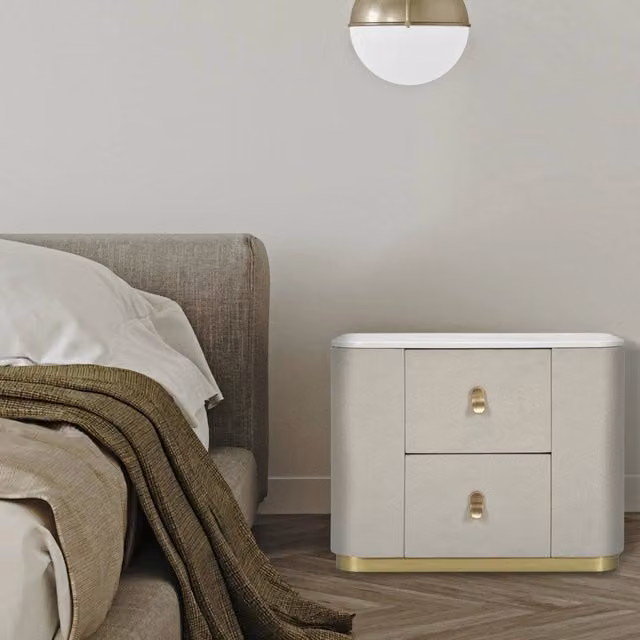 Comodino Christov DMORA, Comò basso e Tavolino da notte moderno in Beige e Oro, L 60 cm x P 40 cm x H 47 cm