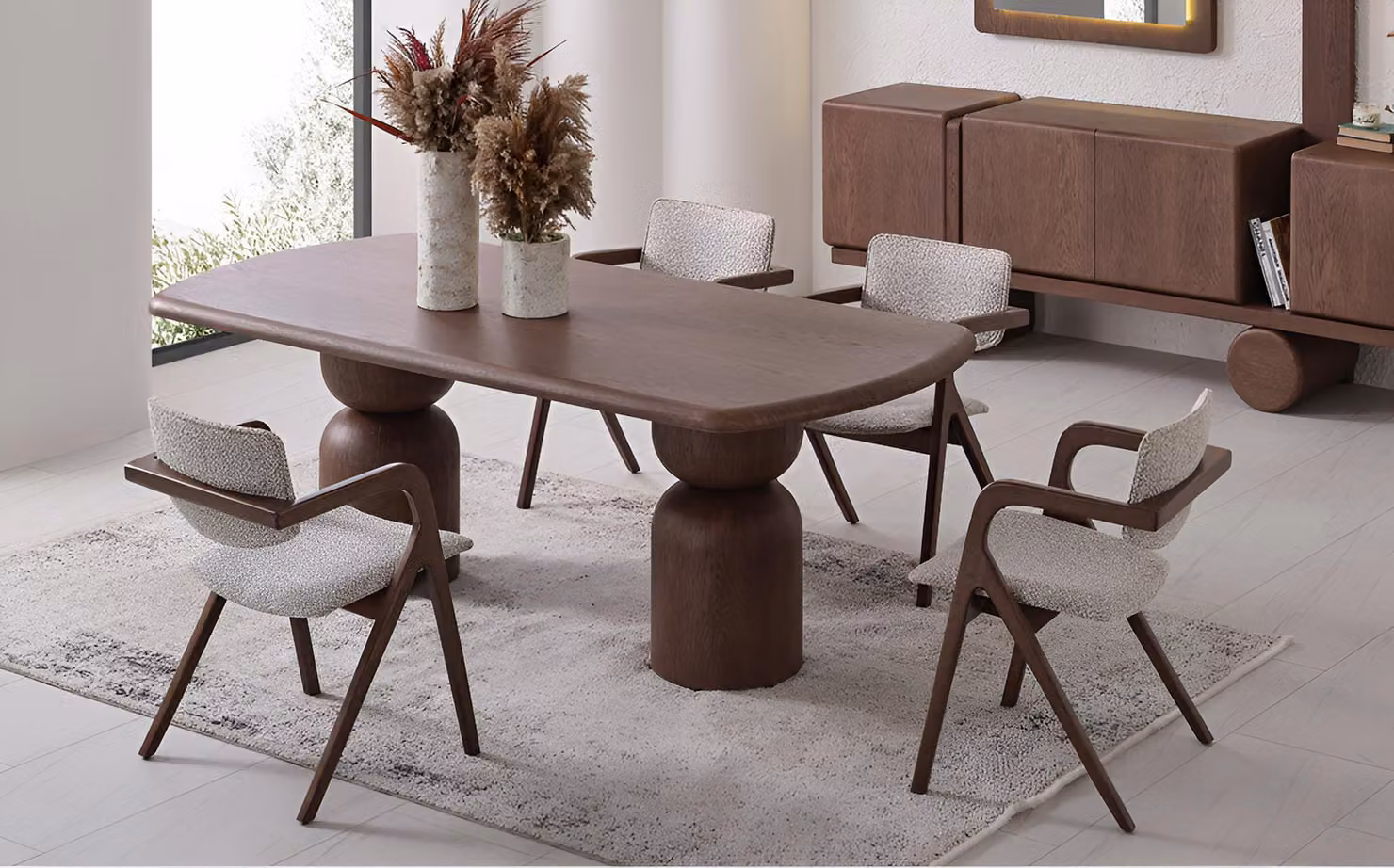 Esstisch mit eleganter runder Holzplatte und stilvollen Säulen Braun Hochwertig