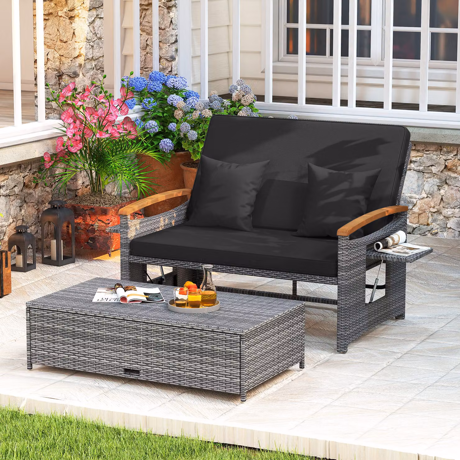 Set da giardino Costway in rattan nero composto da divanetto con schienale regolabile a 4 livelli e pouf contenitore con tavoli ribaltabili