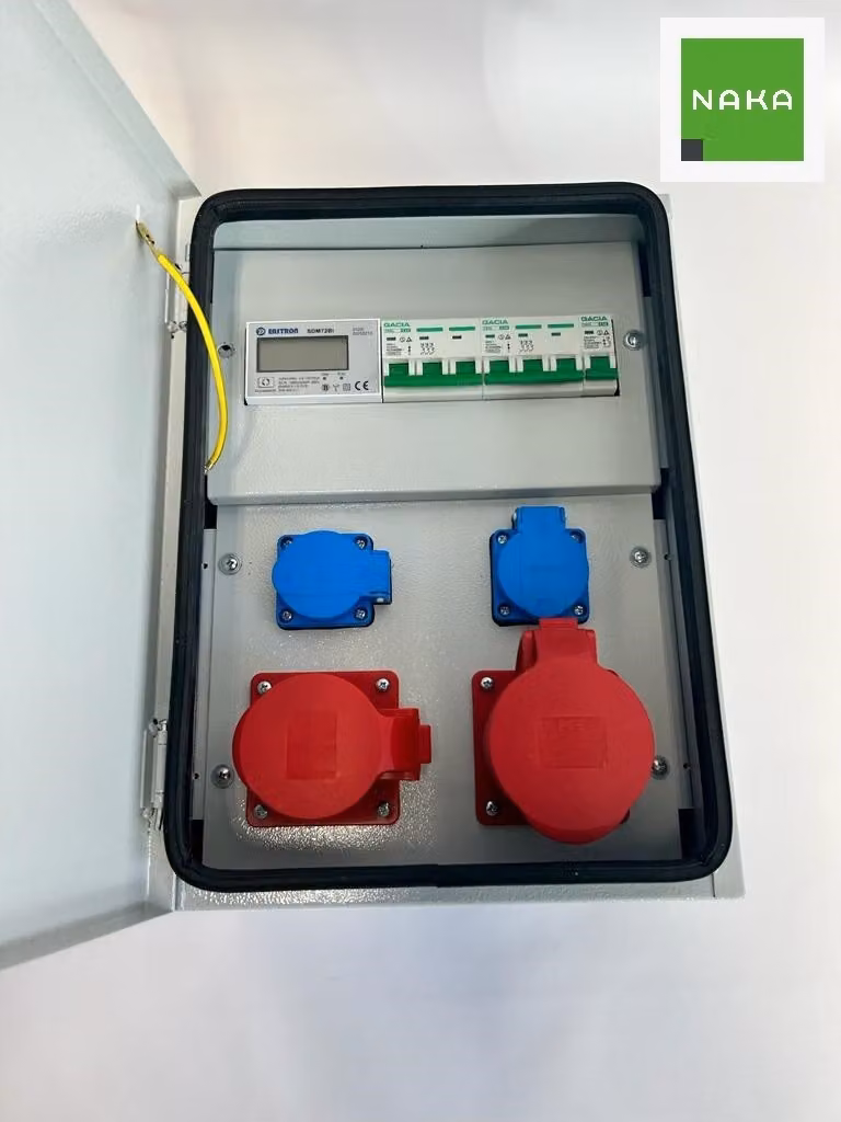 Distributore di corrente da parete in metallo IP54, CEE 32 A, 16 A, 2x230 V con contatore elettrico LCD 94V-2