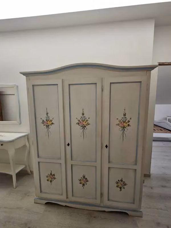 Armadio 3 porte in legno di pino bianco anticato con decorazioni azzurre stile shabby chic Mobili 2G L/P/H: 158 x 56 x 197 cm – 2
