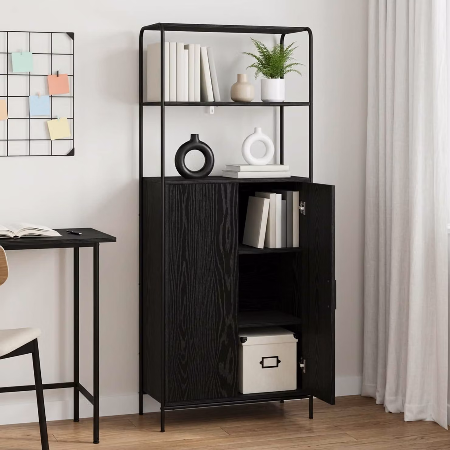Credenza moderna vidaXL in legno e metallo nero con ante a battente H 161 x L 33 x P 40 cm