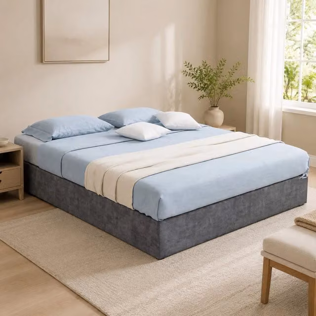 Letto matrimoniale 140 x 200 cm con rete a doghe; rivestimento in tessuto grigio
