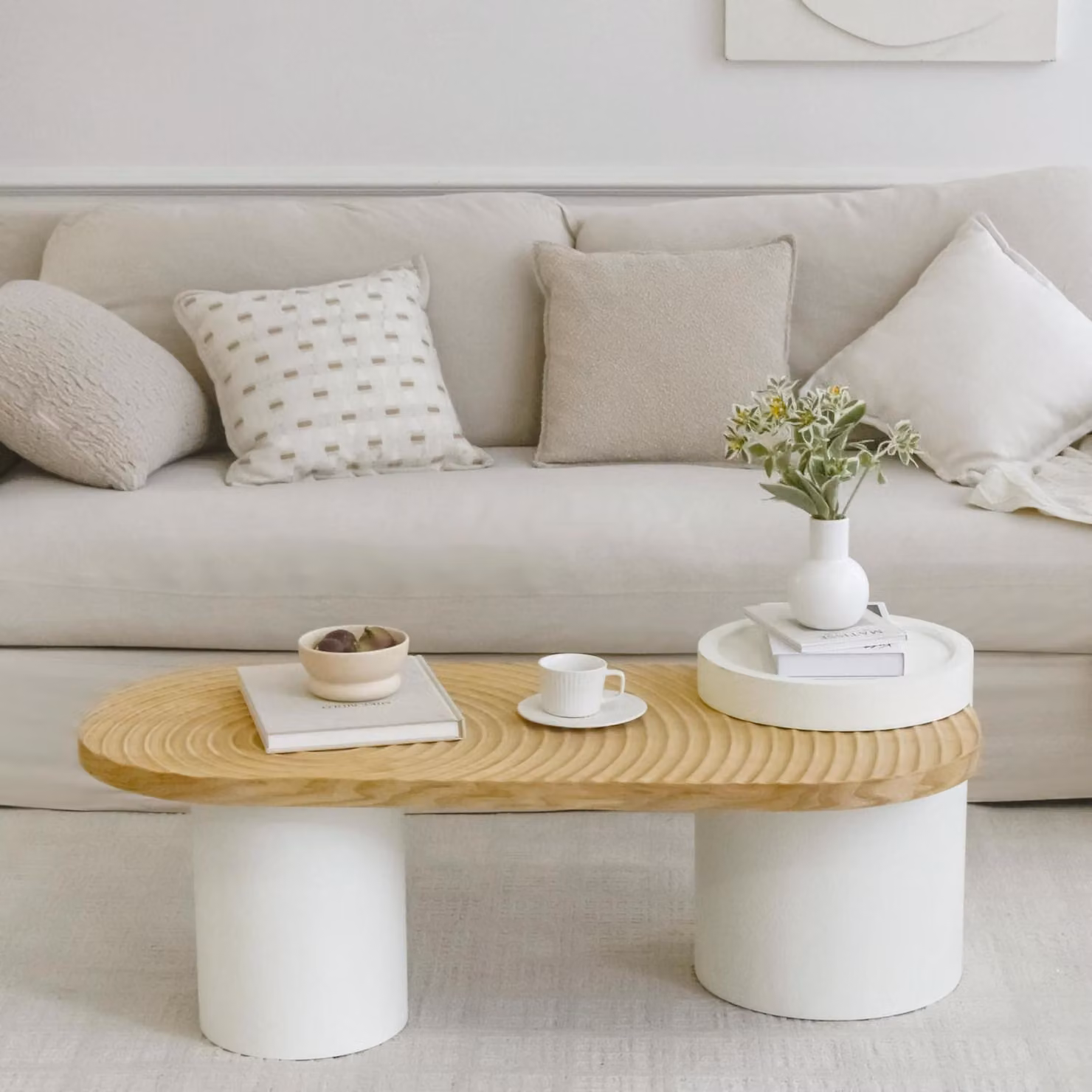 Tavolino da caffè in legno, forma ovale, design moderno, finitura in legno naturale e bianco, dimensioni 110x50x43 cm