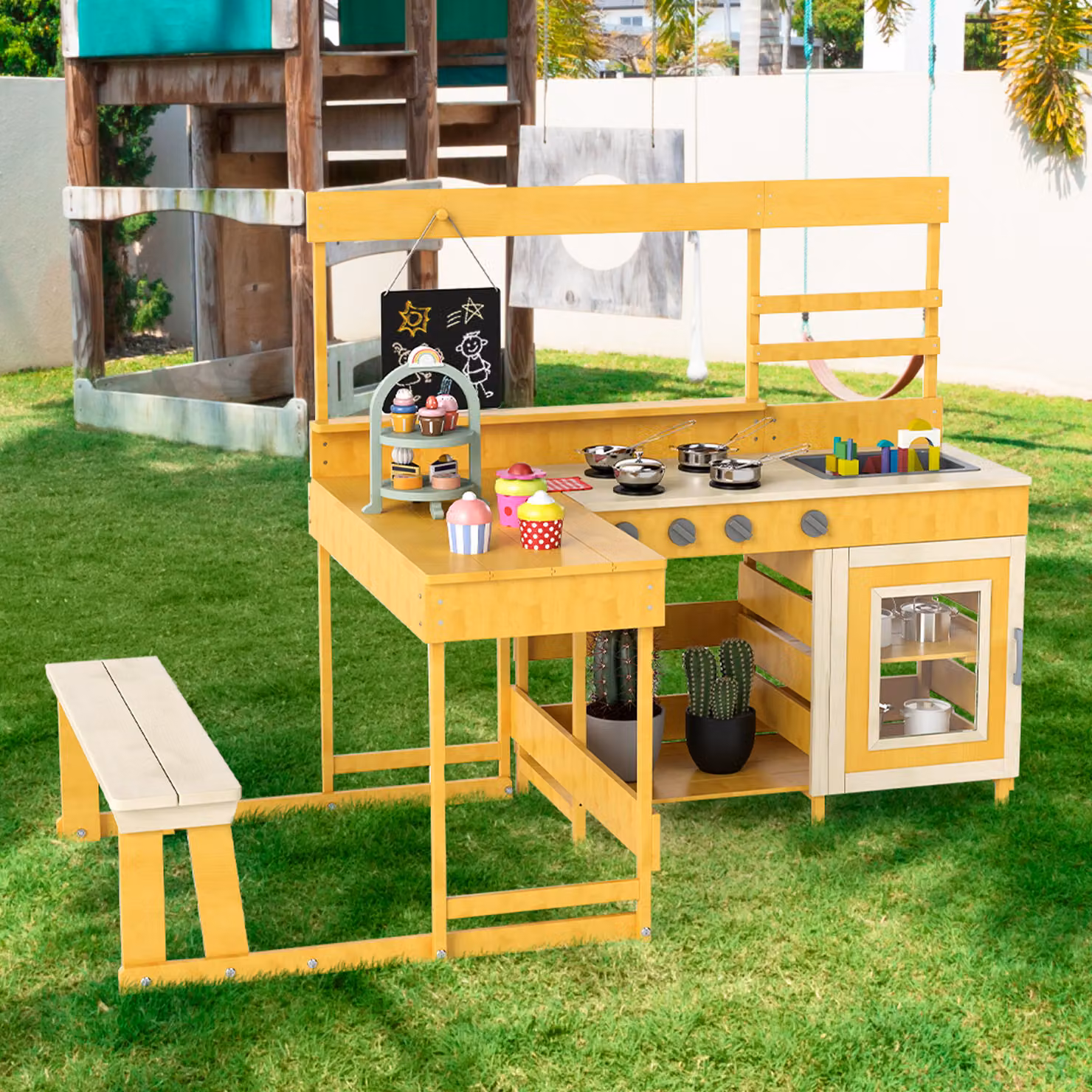 Set gioco cucina da giardino Costway con tavolo da picnic e sabbiera in legno di abete naturale per bambini