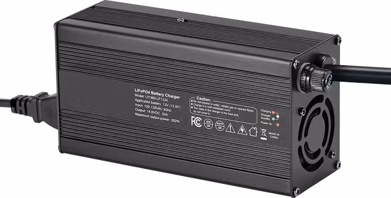Caricabatteria al litio 12V 20A Caricabatteria intelligente LiFePO4 14,6V CA-CC per camper