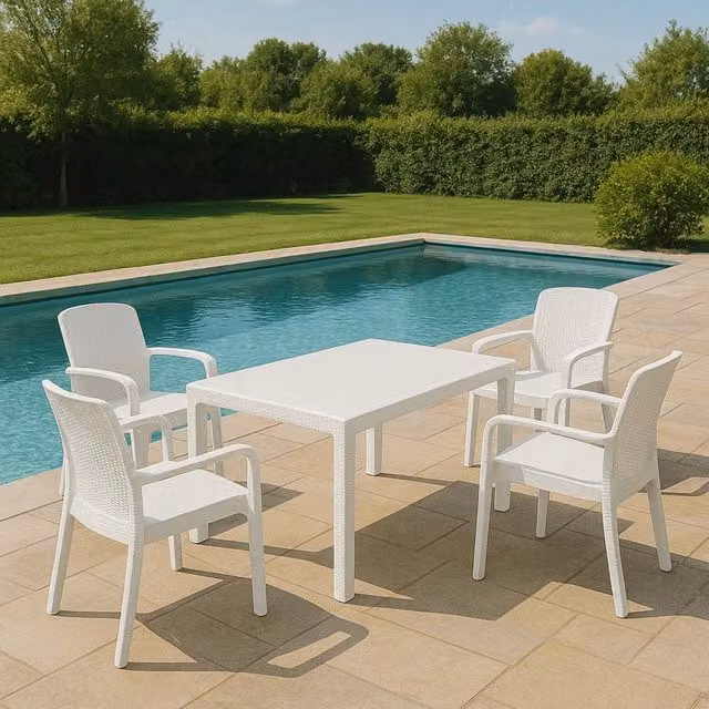 Set salotto da esterno Lograto DMORA, tavolo rettangolare e 4 sedie impilabili, Bianco opaco