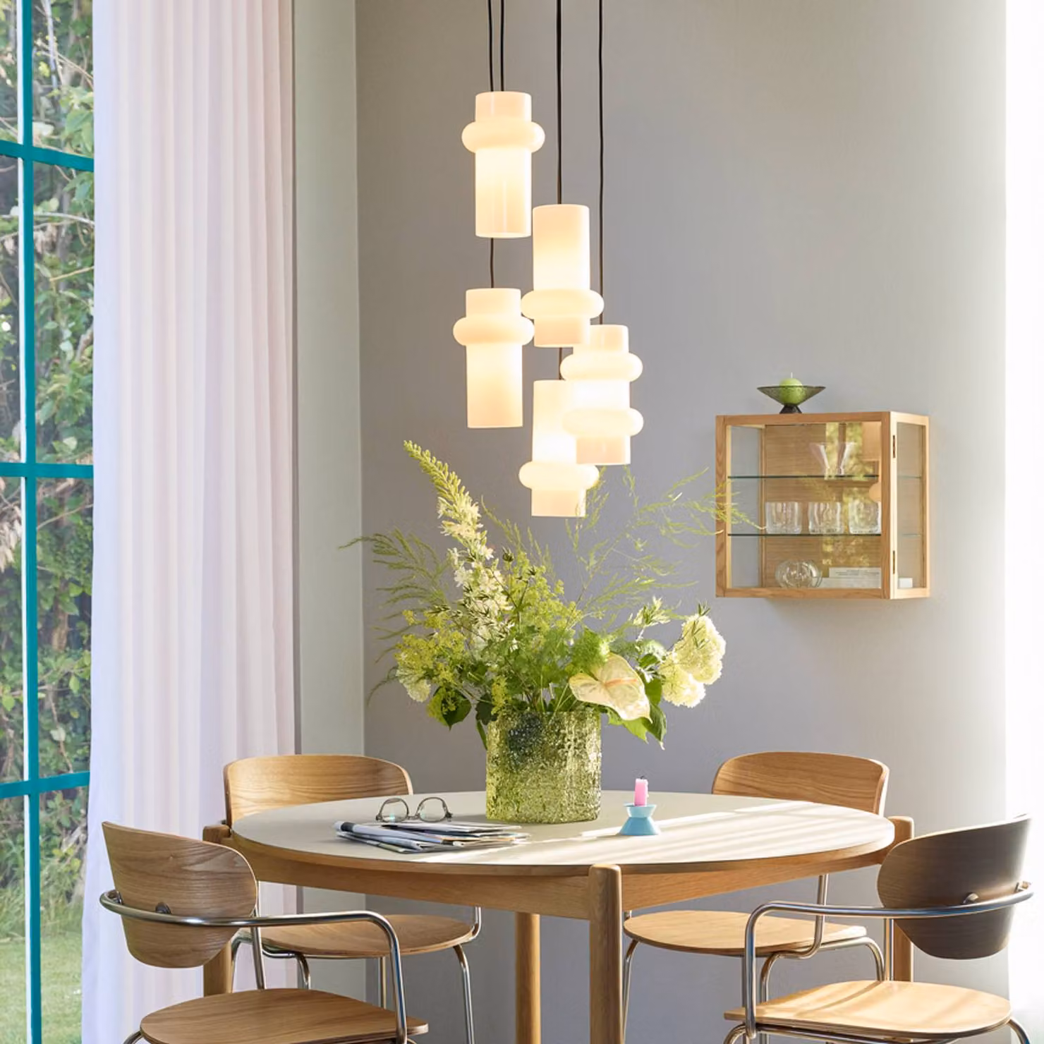 Hübsch Lampada a sospensione Pilule Double, dimmerabile, Bianco / Opale, Soggiorno / Sala da pranzo, Vetro, Scandinavo, Lampada a sospensione
