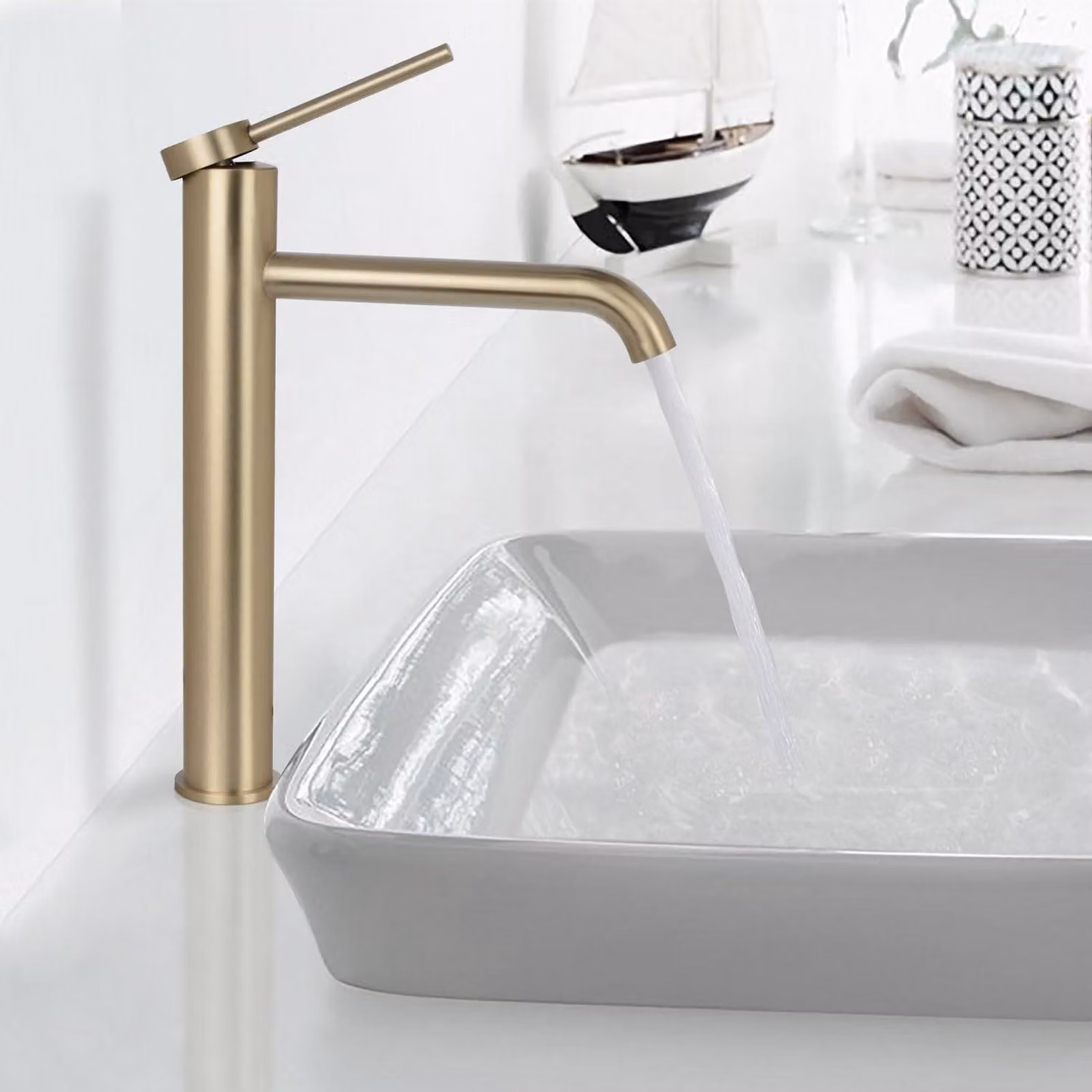 Miscelatore per lavabo, acciaio inossidabile spazzolato, finitura oro, modello PTMP01LG