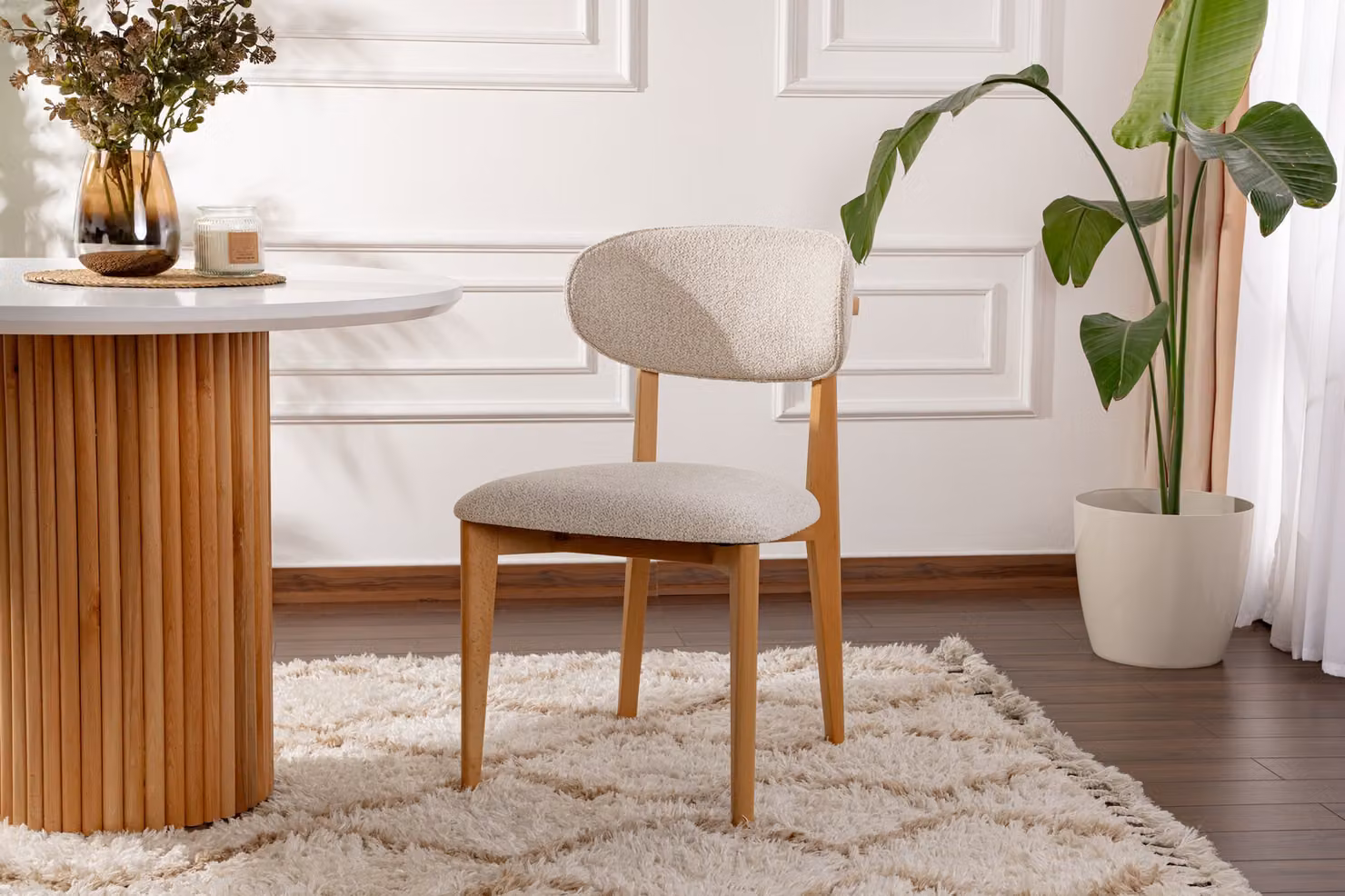 Skye Decor, set di sedie di alta qualità (2 pezzi), bianco e rovere chiaro, 53 x 86 x 58 cm | Struttura in legno di faggio al 100%, 100% cotone, trama ciniglia | Design scandinavo moderno, comodo ed elegante.