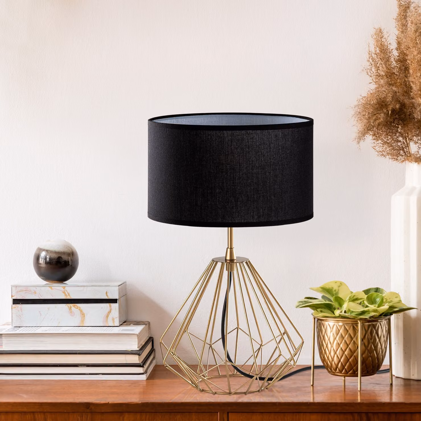 Opviq, lampada da tavolo di alta qualità, struttura in metallo, color oro, 25 x 25 x 43 cm | Paralume in tessuto Ø25 h:15 cm | Cavo da 200 cm con interruttore | Attacco E27, max. 40 W, IP20, design moderno.